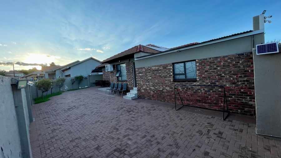 3 Bedroom Property for Sale in Doringkruin North West